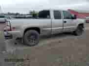 2005 GMC Sierra 1500 SLE with VIN 2GTEK19V751136724, listed as a Copart auction lot 71439045 with 281,062 mi miles and Salvage title. Bid and sale history available at DreamBid. Image 3.