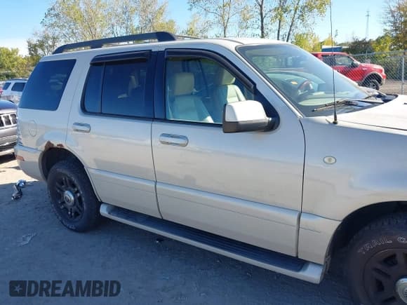 ✅ 2006 Mercury Mountaineer Luxury • VIN: 4M2EU47E06ZJ00536 • Lot: 43331923. Wystawiony na IAAI z przebiegiem 193 637 mil. Bezpłatny archiwum sprzedaży aukcyjnych z USA i szczegółowy raport historii pojazdu na DreamBid. Zdjęcie 13.