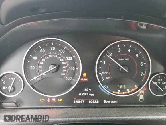 ✅ 2016 BMW 4 Series 435i xDrive • VIN: WBA4B3C53GG528456 • Lot: 56949045. Wystawiony na Copart z przebiegiem 125 957 mil. Bezpłatny archiwum sprzedaży aukcyjnych z USA i szczegółowy raport historii pojazdu na DreamBid. Zdjęcie 9.