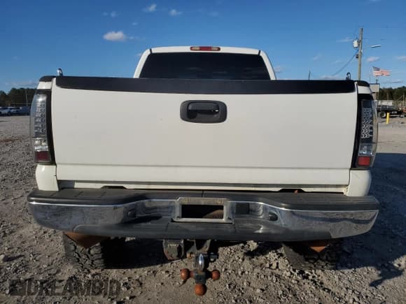 ✅ 2005 Chevrolet Silverado 2500HD Work Truck • VIN: 1GCHC29U75E307767 • Lot: 92182685. Wystawiony na Copart z przebiegiem 268 584 mil. Bezpłatny archiwum sprzedaży aukcyjnych z USA i szczegółowy raport historii pojazdu na DreamBid. Zdjęcie 6.