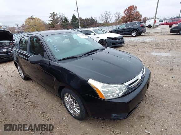 ✅ 2010 Ford Focus SE • VIN: 1FAHP3FN5AW287620 • Lot: 43731458. Wystawiony na IAAI z przebiegiem 162 647 mil. Bezpłatny archiwum sprzedaży aukcyjnych z USA i szczegółowy raport historii pojazdu na DreamBid. Zdjęcie 1.