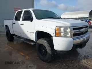 ✅ 2008 Chevrolet Silverado 1500 LS • VIN: 2GCEK13C881257418 • Лот: 42803003. Опубликован ранее на IAAI с пробегом 235 580 миль. Бесплатный доступ к архиву аукционных продаж из США и подробный отчёт об истории автомобиля на DreamBid. Изображение 1.