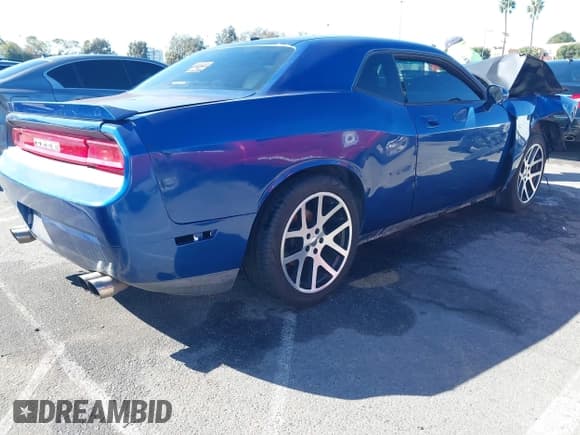 ✅ 2009 Dodge Challenger R/T • VIN: 2B3LJ54T79H588064 • Lot: 43474986. Wystawiony na IAAI z przebiegiem Nie podano. Bezpłatny archiwum sprzedaży aukcyjnych z USA i szczegółowy raport historii pojazdu na DreamBid. Zdjęcie 4.