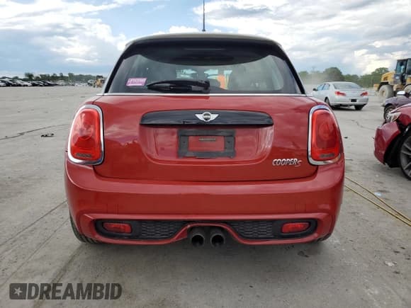 ✅ 2015 MINI Hardtop 4 Door S • VIN: WMWXU3C54F2B57314 • Lot: 56327705. Wystawiony na Copart z przebiegiem 89 986 mil. Bezpłatny archiwum sprzedaży aukcyjnych z USA i szczegółowy raport historii pojazdu na DreamBid. Zdjęcie 6.