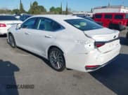 ✅ 2022 Lexus ES 300h Luxury • VIN: 58AEA1C14NU021371 • Лот: 41831043. Опубликован ранее на IAAI с пробегом 10 690 миль. Бесплатный доступ к архиву аукционных продаж из США и подробный отчёт об истории автомобиля на DreamBid. Изображение 3.