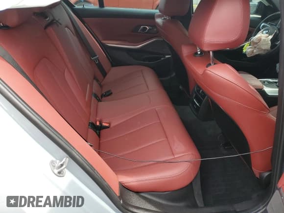 ✅ 2024 BMW 3 Series M340i xDrive • VIN: 3MW49FF0XR8E33956 • Lot: 70353695. Wystawiony na Copart z przebiegiem Nie podano. Bezpłatny archiwum sprzedaży aukcyjnych z USA i szczegółowy raport historii pojazdu na DreamBid. Zdjęcie 10.