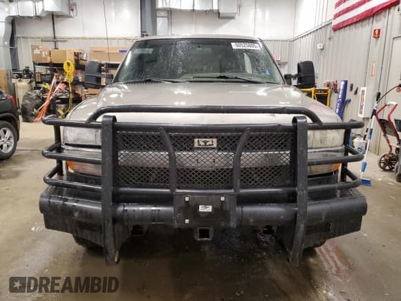 ✅ 2001 Chevrolet Silverado 2500HD • VIN: 1GCHK23121F128459 • Lot: 60525805. Wystawiony na Copart z przebiegiem Nie podano. Bezpłatny archiwum sprzedaży aukcyjnych z USA i szczegółowy raport historii pojazdu na DreamBid. Zdjęcie 5.