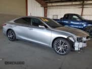 ✅ 2022 Lexus ES 350 • VIN: 58ADZ1B10NU119867 • Lot: 81466655. Wystawiony na Copart z przebiegiem 42 765 mil. Bezpłatny archiwum sprzedaży aukcyjnych z USA i szczegółowy raport historii pojazdu na DreamBid. Zdjęcie 4.