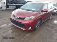 ✅ 2018 Toyota Sienna SE • VIN: 5TDXZ3DC0JS952795 • Лот: 41729659. Опубликован ранее на IAAI с пробегом 92 290 миль. Бесплатный доступ к архиву аукционных продаж из США и подробный отчёт об истории автомобиля на DreamBid. Изображение 2.