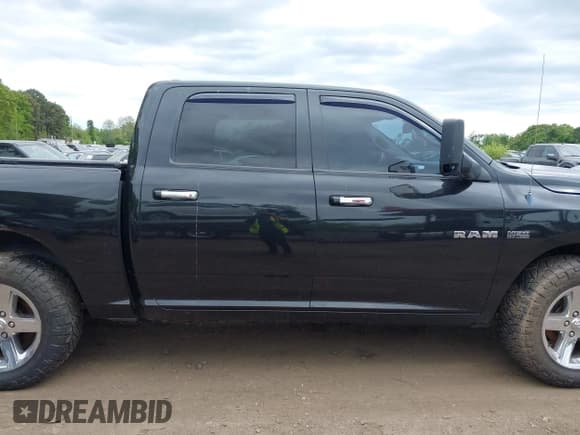 ✅ 2010 Dodge 1500 Sport • VIN: 1D7RV1CT4AS182852 • Lot: 42275825. Wystawiony na IAAI z przebiegiem 252 943 mil. Bezpłatny archiwum sprzedaży aukcyjnych z USA i szczegółowy raport historii pojazdu na DreamBid. Zdjęcie 13.