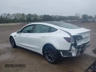 ✅ 2019 Tesla Model 3 Long Range • VIN: 5YJ3E1EB0KF494508 • Lot: 43280818. Wystawiony na IAAI z przebiegiem 106 945 mil. Bezpłatny archiwum sprzedaży aukcyjnych z USA i szczegółowy raport historii pojazdu na DreamBid. Zdjęcie 3.