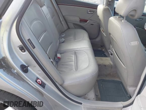 ✅ 2006 Hyundai Azera SE • VIN: KMHFC46F36A082678 • Lot: 43829082. Listed on IAAI with Not provided. Free auction sales archive from the USA and detailed vehicle history report at DreamBid. Image 8.