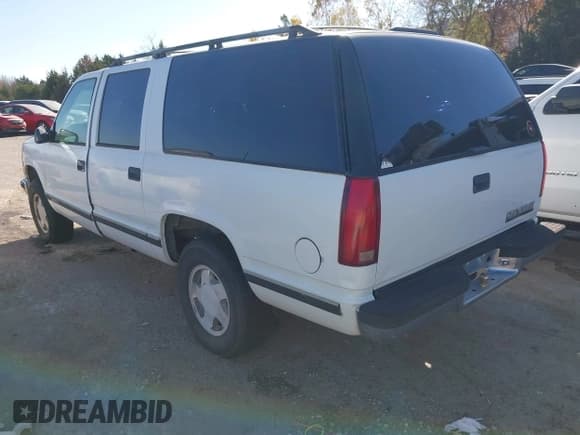 ✅ 1999 Chevrolet Suburban • VIN: 3GNFK16R1XG134206 • Lot: 43699019. Wystawiony na IAAI z przebiegiem 160 987 mil. Bezpłatny archiwum sprzedaży aukcyjnych z USA i szczegółowy raport historii pojazdu na DreamBid. Zdjęcie 3.