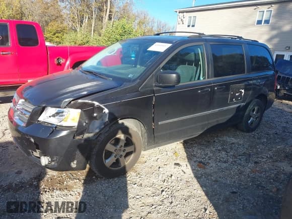 ✅ 2010 Dodge Grand Caravan SXT • VIN: 2D4RN5D18AR209702 • Lot: 43569457. Wystawiony na IAAI z przebiegiem 183 732 mil. Bezpłatny archiwum sprzedaży aukcyjnych z USA i szczegółowy raport historii pojazdu na DreamBid. Zdjęcie 2.