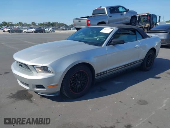 ✅ 2010 Ford Mustang V6 • VIN: 1ZVBP8EN7A5127644 • Lot: 43812460. Listed on IAAI with 134,255 mi. Free auction sales archive from the USA and detailed vehicle history report at DreamBid. Image 2.