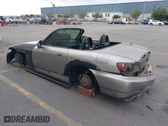✅ 2005 Honda S2000 • VIN: JHMAP21405S008638 • Lot: 43438652. Wystawiony na IAAI z przebiegiem Nie podano. Bezpłatny archiwum sprzedaży aukcyjnych z USA i szczegółowy raport historii pojazdu na DreamBid. Zdjęcie 3.