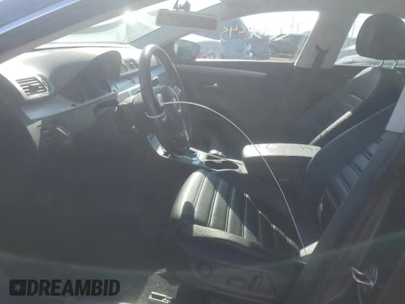 ✅ 2013 Volkswagen CC R-Line • VIN: WVWBP7AN5DE567840 • Lot: 89465245. Wystawiony na Copart z przebiegiem 75 789 mil. Bezpłatny archiwum sprzedaży aukcyjnych z USA i szczegółowy raport historii pojazdu na DreamBid. Zdjęcie 7.