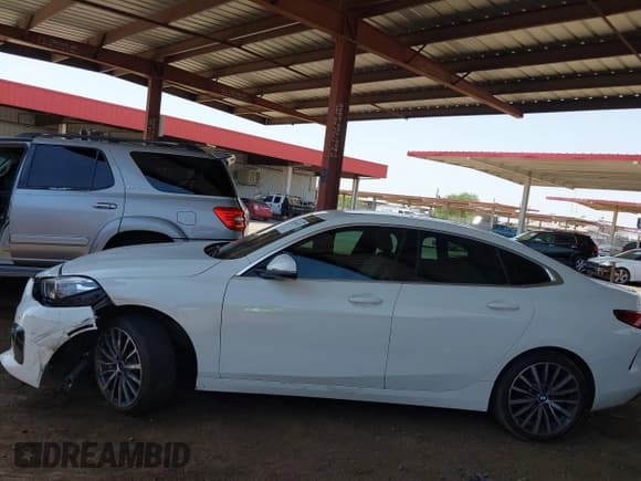 ✅ 2022 BMW 2 Series 228i • VIN: WBA53AK08N7K41185 • Lot: 42644493. Wystawiony na IAAI z przebiegiem 54 144 mil. Bezpłatny archiwum sprzedaży aukcyjnych z USA i szczegółowy raport historii pojazdu na DreamBid. Zdjęcie 14.