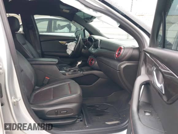 2020 Chevrolet Blazer RS z VIN 3GNKBERS9LS728781, wystawiony jako IAAI lot #43170646 z przebiegiem 87 195 mil mil oraz . Historia ofert i sprzedaży dostępna na DreamBid. Obrazek 5.