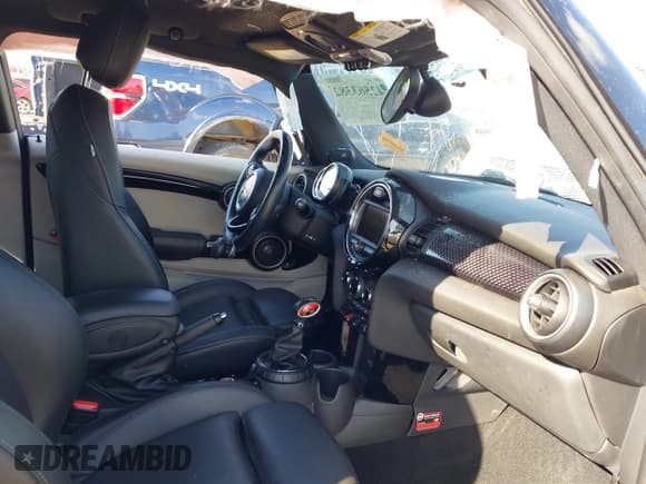 ✅ 2015 MINI Hardtop S • VIN: WMWXP7C51F2A40742 • Lot: 42563382. Listed on IAAI with 75,521 mi. Free auction sales archive from the USA and detailed vehicle history report at DreamBid. Image 5.