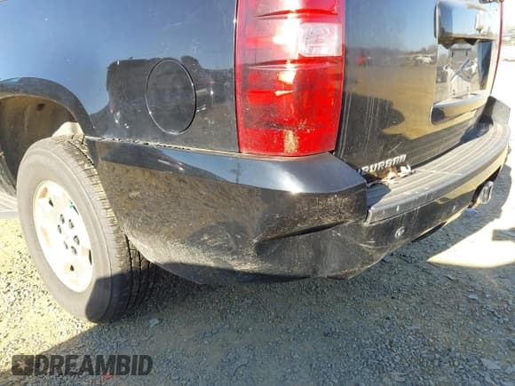 ✅ 2013 Chevrolet Suburban LT • VIN: 1GNSKJE78DR173059 • Lot: 43699809. Wystawiony na IAAI z przebiegiem 225 390 mil. Bezpłatny archiwum sprzedaży aukcyjnych z USA i szczegółowy raport historii pojazdu na DreamBid. Zdjęcie 6.