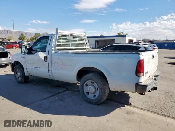 ✅ 2007 Ford F-250 XL • VIN: 1FTNF20527EA07590 • Lot: 85531075. Wystawiony na Copart z przebiegiem Nie podano. Bezpłatny archiwum sprzedaży aukcyjnych z USA i szczegółowy raport historii pojazdu na DreamBid. Zdjęcie 2.
