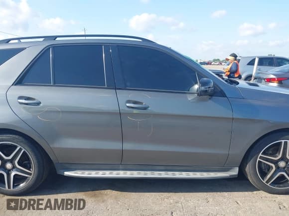 ✅ 2017 Mercedes-Benz GLE 350 • VIN: 4JGDA5JB7HA835767 • Lot: 42402706. Listed on IAAI with 87,973 mi. Free auction sales archive from the USA and detailed vehicle history report at DreamBid. Image 13.