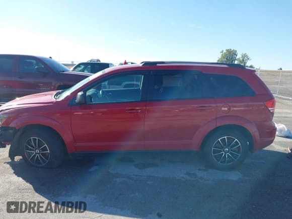 ✅ 2018 Dodge Journey SE • VIN: 3C4PDCAB7JT474309 • Lot: 43391796. Wystawiony na IAAI z przebiegiem 108 288 mil. Bezpłatny archiwum sprzedaży aukcyjnych z USA i szczegółowy raport historii pojazdu na DreamBid. Zdjęcie 14.