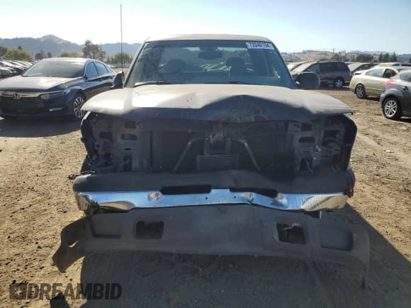 ✅ 2004 Chevrolet Silverado 1500 LS • VIN: 2GCEC19V541203977 • Лот: 72040194. Опубликован ранее на Copart с пробегом 247 805 миль. Бесплатный доступ к архиву аукционных продаж из США и подробный отчёт об истории автомобиля на DreamBid. Изображение 5.