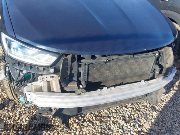 ✅ 2021 Chrysler Pacifica Hybrid Touring L • VIN: 2C4RC1L72MR594048 • Lot: 43772581. Listed on IAAI with 115,553 mi. Free auction sales archive from the USA and detailed vehicle history report at DreamBid. Image 17.