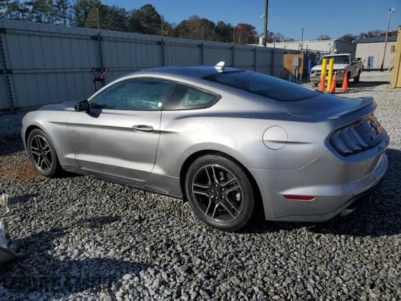✅ 2020 Ford Mustang EcoBoost • VIN: 1FA6P8TH0L5138849 • Lot: 83732884. Listed on Copart with 11,663 mi. Free auction sales archive from the USA and detailed vehicle history report at DreamBid. Image 2.