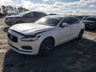 ✅ 2018 Volvo S90 Momentum • VIN: LVY982MK2JP040413 • Лот: 36618443. Опубликован ранее на Copart с пробегом 43 435 миль. Бесплатный доступ к архиву аукционных продаж из США и подробный отчёт об истории автомобиля на DreamBid. Изображение 1.