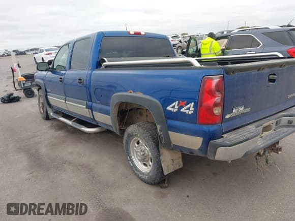✅ 2003 Chevrolet Silverado 1500HD LS • VIN: 1GCGK13U33F140106 • Лот: 43505368. Опубликован ранее на IAAI с пробегом 169 603 миль. Бесплатный доступ к архиву аукционных продаж из США и подробный отчёт об истории автомобиля на DreamBid. Изображение 3.