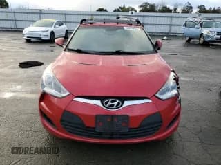 ✅ 2013 Hyundai Veloster w/Black Int • VIN: KMHTC6AD3DU111936 • Lot: 86874854. Wystawiony na Copart z przebiegiem 99 696 mil. Bezpłatny archiwum sprzedaży aukcyjnych z USA i szczegółowy raport historii pojazdu na DreamBid. Zdjęcie 5.