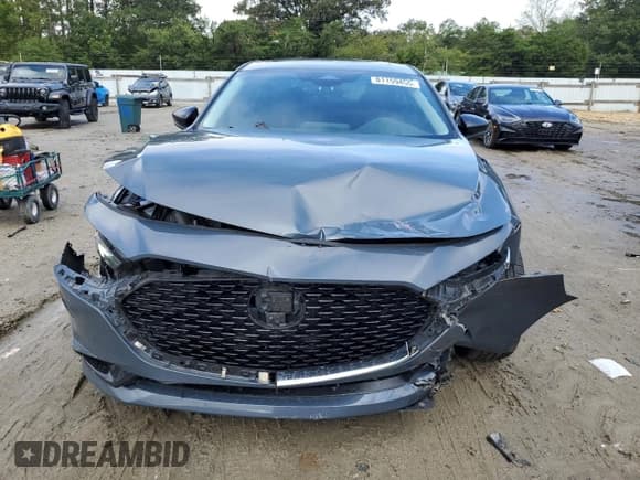 ✅ 2024 Mazda 3 S Carbon Edition • VIN: 3MZBPBCM6RM408217 • Lot: 81159455. Wystawiony na Copart z przebiegiem Nie podano. Bezpłatny archiwum sprzedaży aukcyjnych z USA i szczegółowy raport historii pojazdu na DreamBid. Zdjęcie 5.