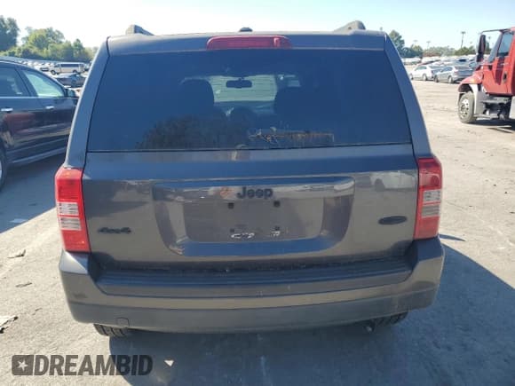 ✅ 2015 Jeep Patriot Latitude • VIN: 1C4NJPFA8FD157594 • Lot: 82190415. Listed on Copart with 142,150 mi. Free auction sales archive from the USA and detailed vehicle history report at DreamBid. Image 6.