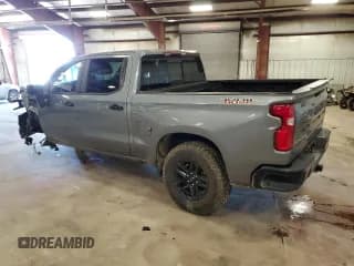 ✅ 2021 Chevrolet Silverado 1500 LT Trail Boss • VIN: 1GCPYFED9MZ120595 • Lot: 60893874. Wystawiony na Copart z przebiegiem 68 092 mil. Bezpłatny archiwum sprzedaży aukcyjnych z USA i szczegółowy raport historii pojazdu na DreamBid. Zdjęcie 2.