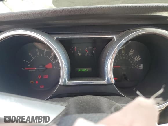 ✅ 2009 Ford Mustang • VIN: 1ZVHT84N195108266 • Лот: 91052465. Опубликован ранее на Copart с пробегом 94 187 миль. Бесплатный доступ к архиву аукционных продаж из США и подробный отчёт об истории автомобиля на DreamBid. Изображение 9.