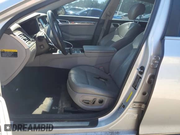 2015 Hyundai Genesis 3.8L with VIN KMHGN4JE6FU088714, listed as a Copart auction lot 82399455 with 201,373 mi miles and Salvage title. Bid and sale history available at DreamBid. Image 7.