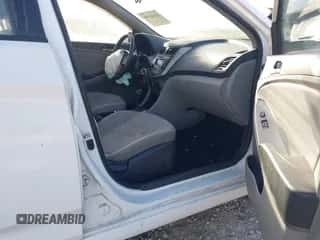 2016 Hyundai Accent SE с VIN KMHCT4AEXGU120053, выставлен на аукционе IAAI как лот 43426185 с пробегом 69 965 миль миль и . История ставок и продаж доступна на DreamBid. Изображение 5.