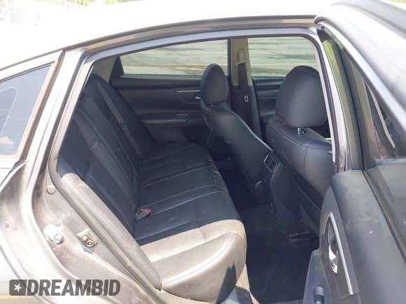 ✅ 2017 Nissan Altima S • VIN: 1N4AL3AP4HC168958 • Lot: 42535346. Listed on IAAI with 211,853 mi. Free auction sales archive from the USA and detailed vehicle history report at DreamBid. Image 8.