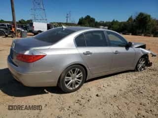 2011 Hyundai Genesis z VIN KMHGC4DE2BU142313, wystawiony jako Copart lot #75638424 z przebiegiem 131 390 mil mil oraz Szkoda całkowita • Salvage title. Historia ofert i sprzedaży dostępna na DreamBid. Obrazek 3.