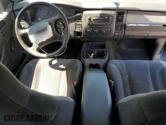 ✅ 2004 Dodge Dakota • VIN: 1D7GL12K74S701368 • Lot: 70664005. Wystawiony na Copart z przebiegiem 232 372 mil. Bezpłatny archiwum sprzedaży aukcyjnych z USA i szczegółowy raport historii pojazdu na DreamBid. Zdjęcie 8.