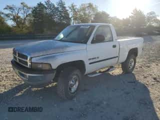 2001 Dodge 1500 z VIN 1B7HF16Y91S786021, wystawiony jako Copart lot #77016644 z przebiegiem 154 083 mil mil oraz Szkoda całkowita • Salvage title. Historia ofert i sprzedaży dostępna na DreamBid. Obrazek 1.
