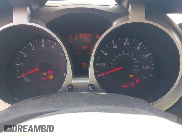 ✅ 2013 Nissan Juke S • VIN: JN8AF5MRXDT205438 • Lot: 42575574. Wystawiony na IAAI z przebiegiem 118 934 mil. Bezpłatny archiwum sprzedaży aukcyjnych z USA i szczegółowy raport historii pojazdu na DreamBid. Zdjęcie 7.