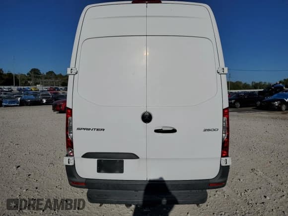 ✅ 2019 Mercedes-Benz Sprinter • VIN: WD3PF1CD2KP139648 • Lot: 71489624. Wystawiony na Copart z przebiegiem 821 mil. Bezpłatny archiwum sprzedaży aukcyjnych z USA i szczegółowy raport historii pojazdu na DreamBid. Zdjęcie 6.