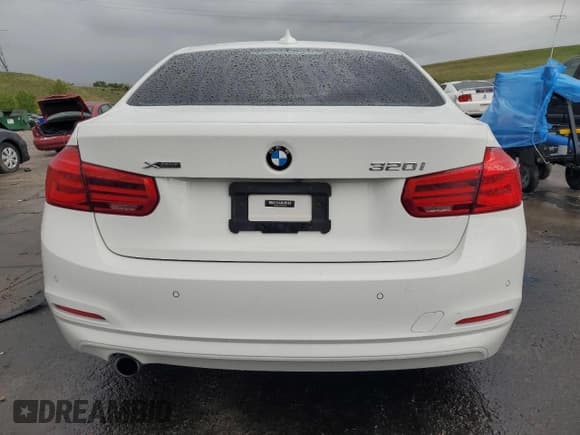 ✅ 2017 BMW 3 Series 320i xDrive • VIN: WBA8A3C54HK691409 • Lot: 58672735. Listed on Copart with 112,050 mi. Free auction sales archive from the USA and detailed vehicle history report at DreamBid. Image 6.
