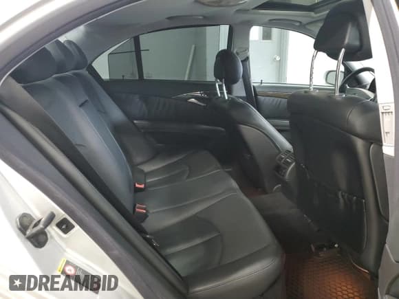 ✅ 2005 Mercedes-Benz E 500 • VIN: WDBUF70J35A654797 • Lot: 68041105. Wystawiony na Copart z przebiegiem 81 694 mil. Bezpłatny archiwum sprzedaży aukcyjnych z USA i szczegółowy raport historii pojazdu na DreamBid. Zdjęcie 10.