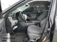 ✅ 2023 Toyota Highlander Hybrid LE • VIN: 5TDBBRCH4PS568381 • Lot: 87419015. Wystawiony na Copart z przebiegiem 70 284 mil. Bezpłatny archiwum sprzedaży aukcyjnych z USA i szczegółowy raport historii pojazdu na DreamBid. Zdjęcie 7.