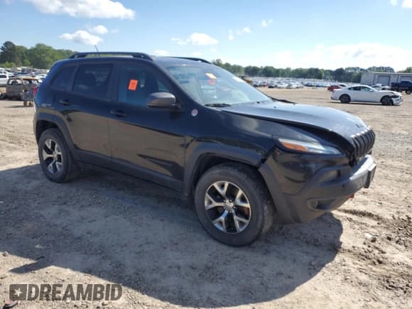 ✅ 2014 Jeep Cherokee Trailhawk • VIN: 1C4PJMBS2EW214168 • Lot: 55682685. Wystawiony na Copart z przebiegiem 166 522 mil. Bezpłatny archiwum sprzedaży aukcyjnych z USA i szczegółowy raport historii pojazdu na DreamBid. Zdjęcie 4.